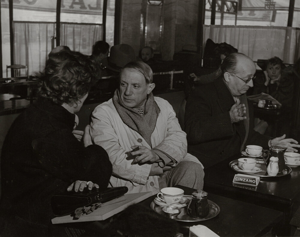 Picasso-Café-de-Flore-1939.-Photo-by-Brassaï.jpg