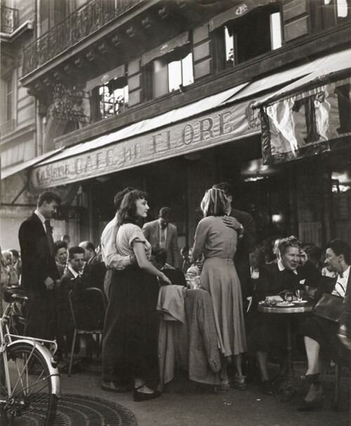 cafe de flore 1945.jpg