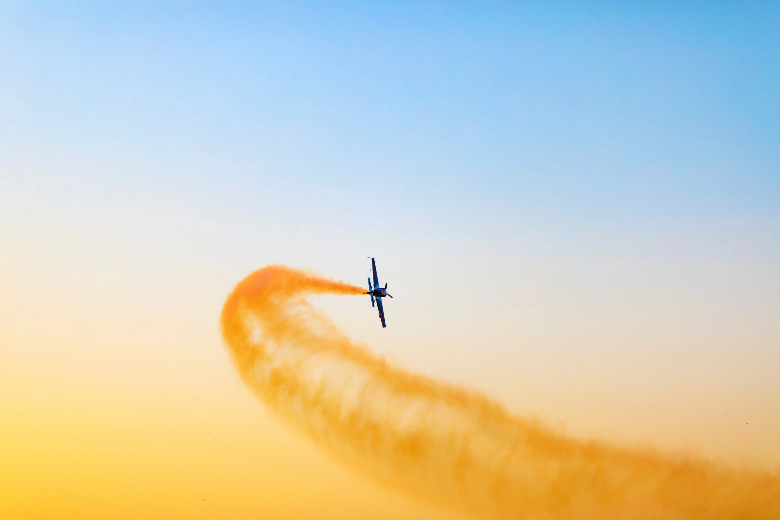 aeroplane-aircraft-airplane-929606.jpg