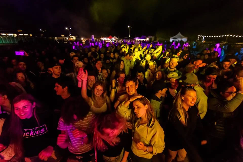 Crowd_LiftOff.jpg
