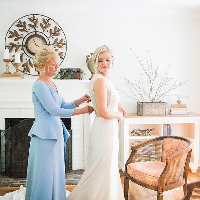Happy Mother&rsquo;s Day to all the beautiful mamas out there and to all of our Mother-of-the-Brides! We hope you had a great day celebrating with your loved ones! #thebarnatspringhouse
Pc: @onawhimco
.
.
.
#visitkentucky #kentuckybride #kentuckyvenu
