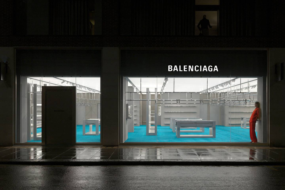 balenciaga-london-01.png