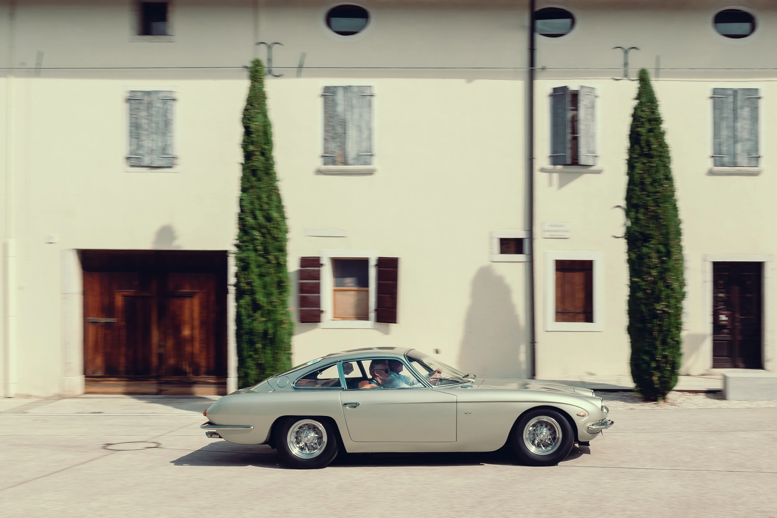 350 GT.