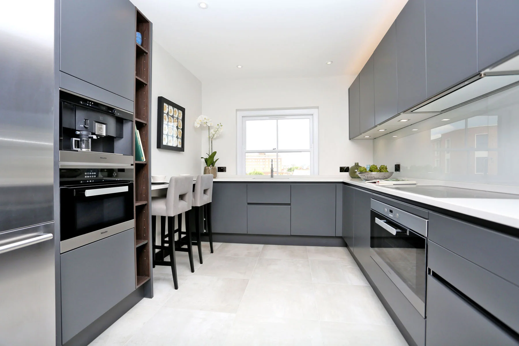 St Loos Court 15_kitchen_low.JPG