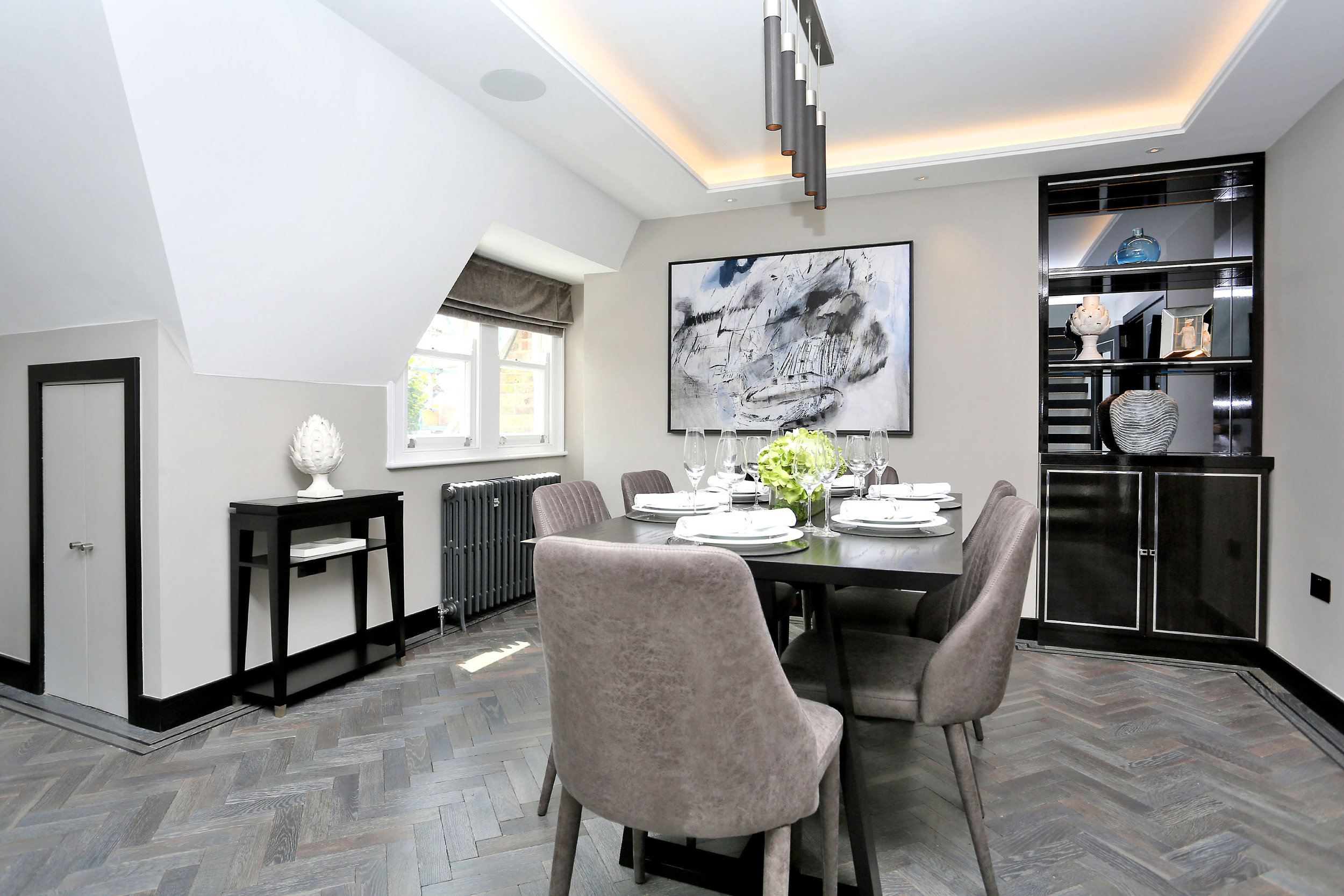 St Loos Court 15_dining1.JPG