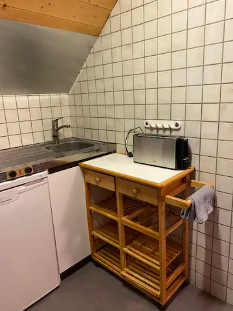kitchen with toaster.png