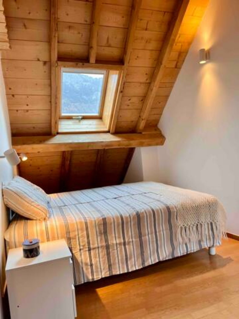 Top bedroom with skylight.png