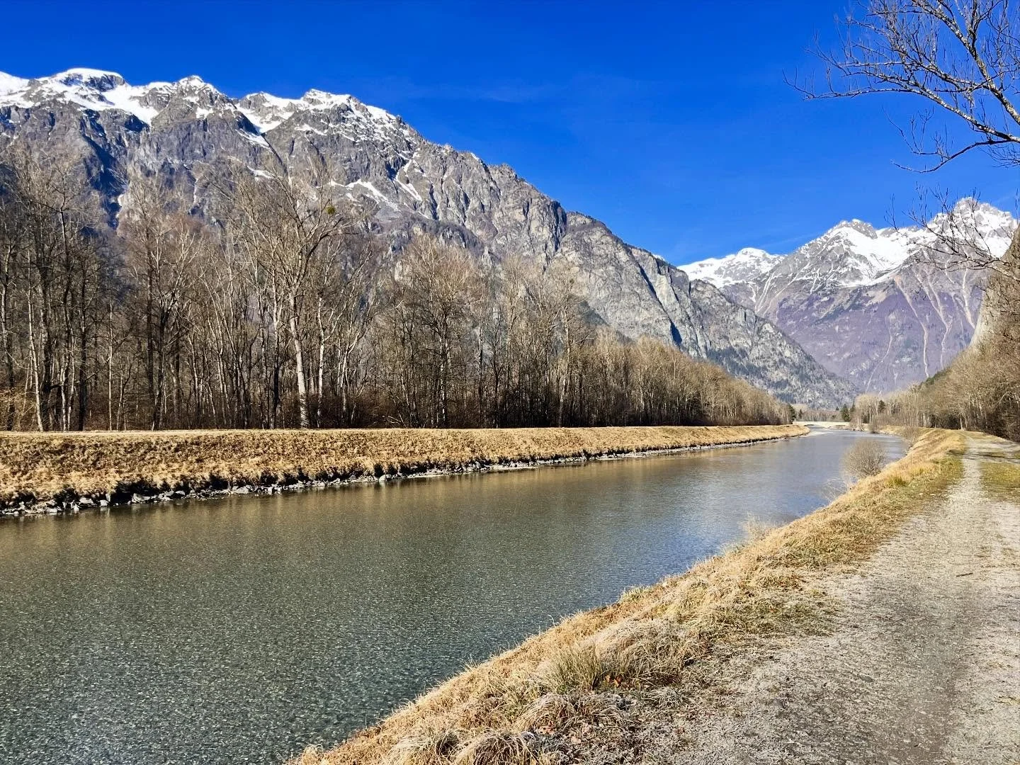 Happy New Year from the Oisans 🎉🏔️☀️

Wishing good health and courage for all your goals this year!! 
💪🚴&zwj;♂️🏃&zwj;♂️🏊🥾 It&rsquo;s going to be a cracking 2026 🤩 

See you soon 😊🇫🇷

#tourdefrance #letapedutour #marmottegranfondo #alpedhuz