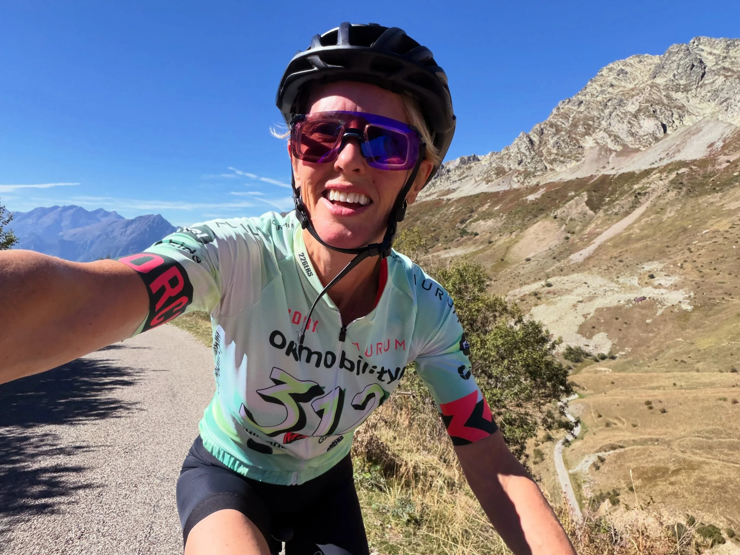 🚴🏻&zwj;♀️ Col du Sabot 🇫🇷🏔️

A little hidden gem in the Oisans!

Quiet roads, amazing scenery and hardly any traffic&hellip;such a lovely climb to have on our doorstep 🚴🏻&zwj;♀️✨

There are so many famous climbs around here, but this one is de
