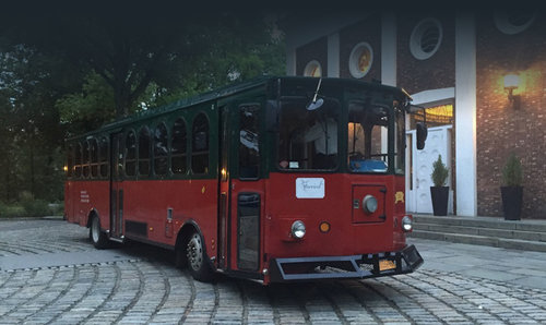 manhattan wedding in a trolley