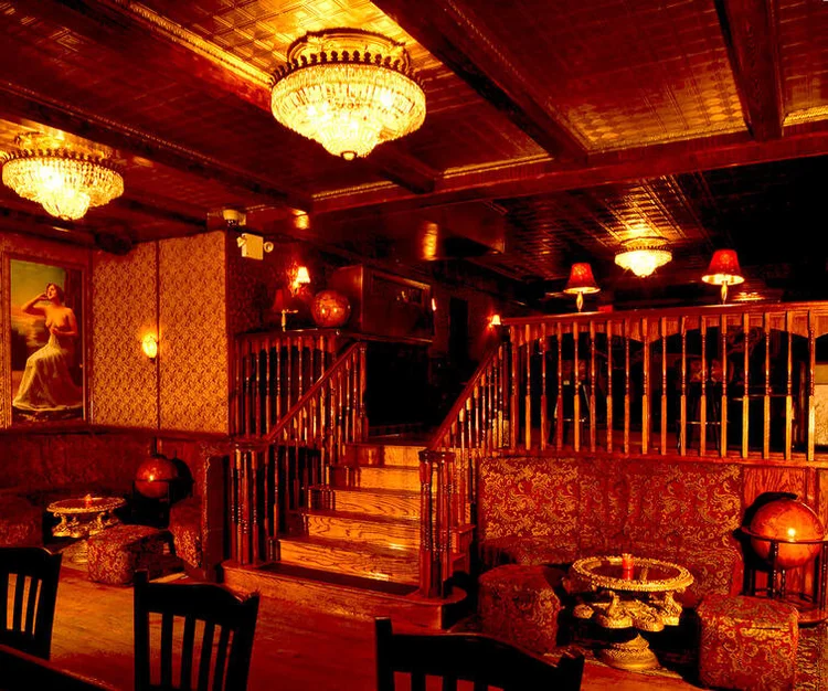 What Are The Best Places In NYC For Bar Hopping?
