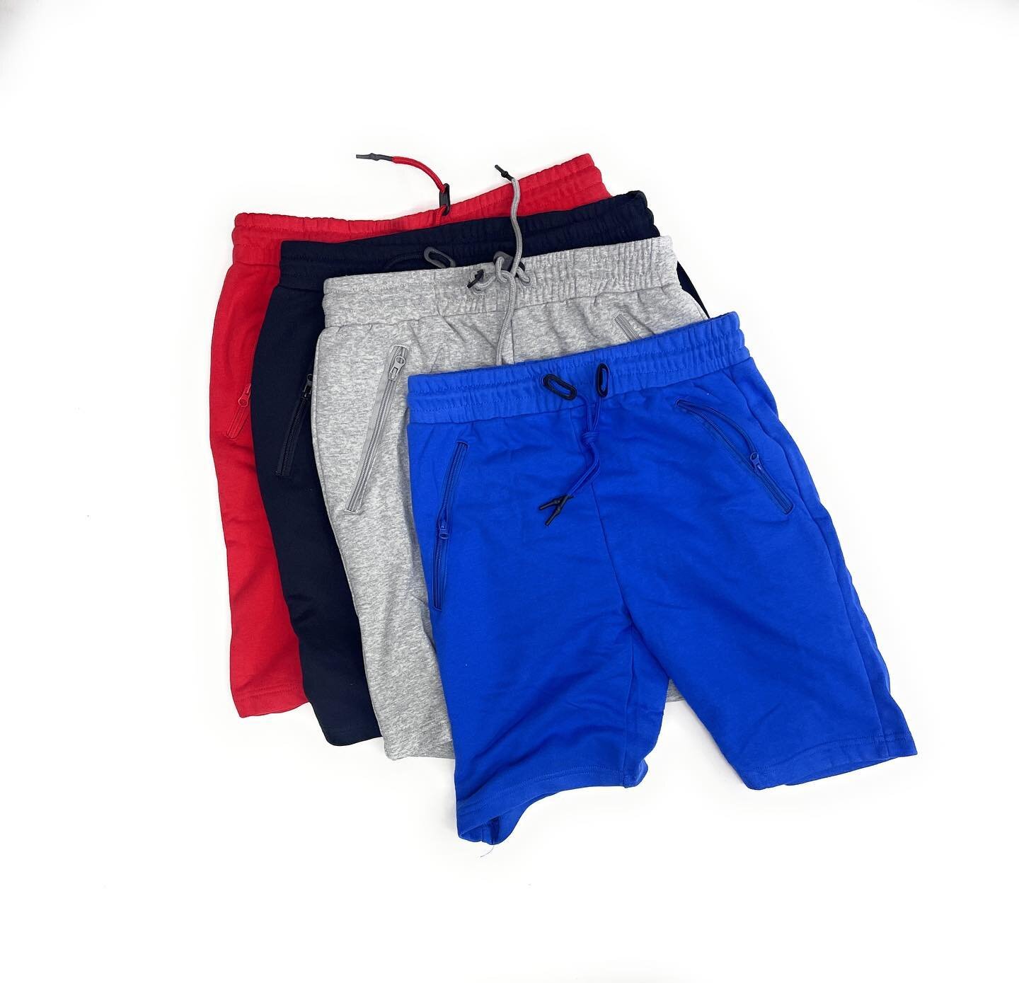 Terry cloth Shorts with zipper pockets 

#wholesale #retail #yandkapparel #newyorkfashion #newyork #mensfashion #streetfashion #instore #onlineshopping #shorts #summer #summerfashion #workout #athleticwear