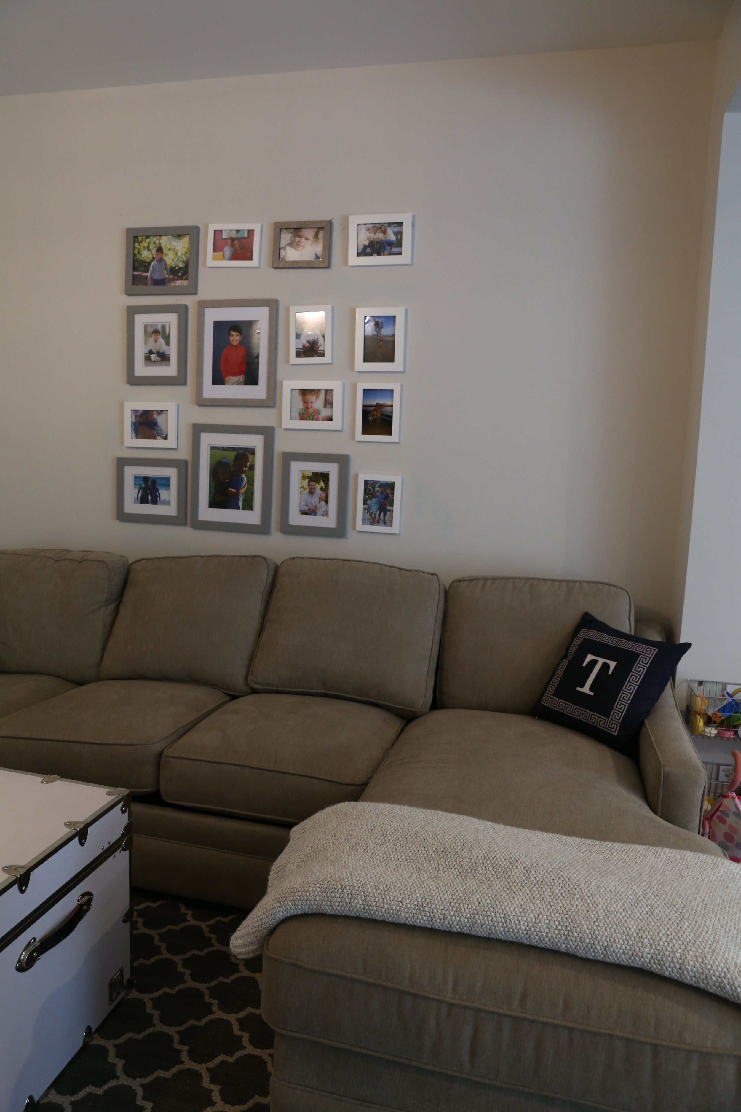 Basement+gallery+wall%21+This+gallery+wall+cost+a+total+of+100.jpg