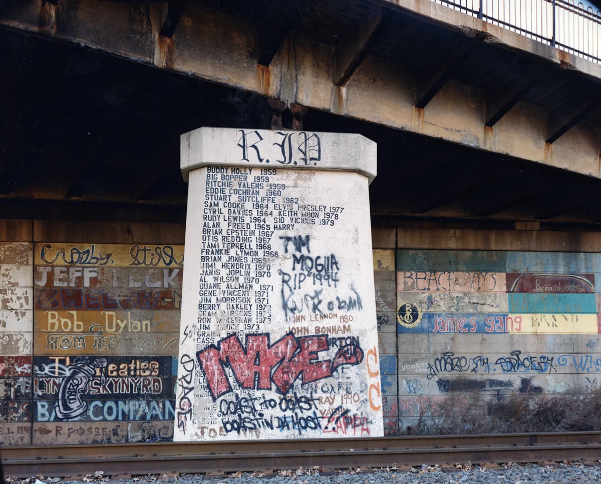 Pier under an overpass, Sewaren, New Jersey, 1997