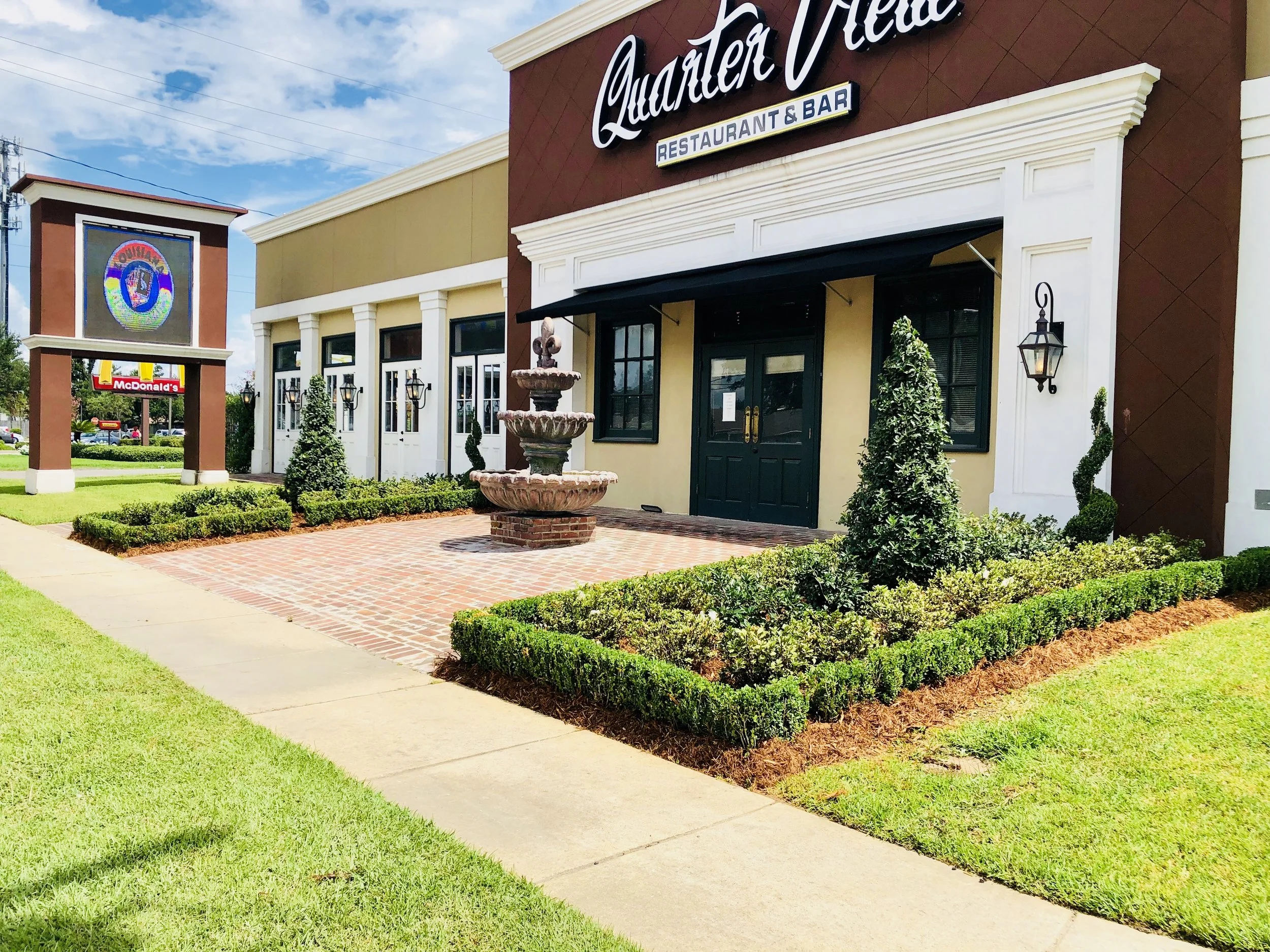 Lush Landscaping at the Quarter View Restaurant in Metairie