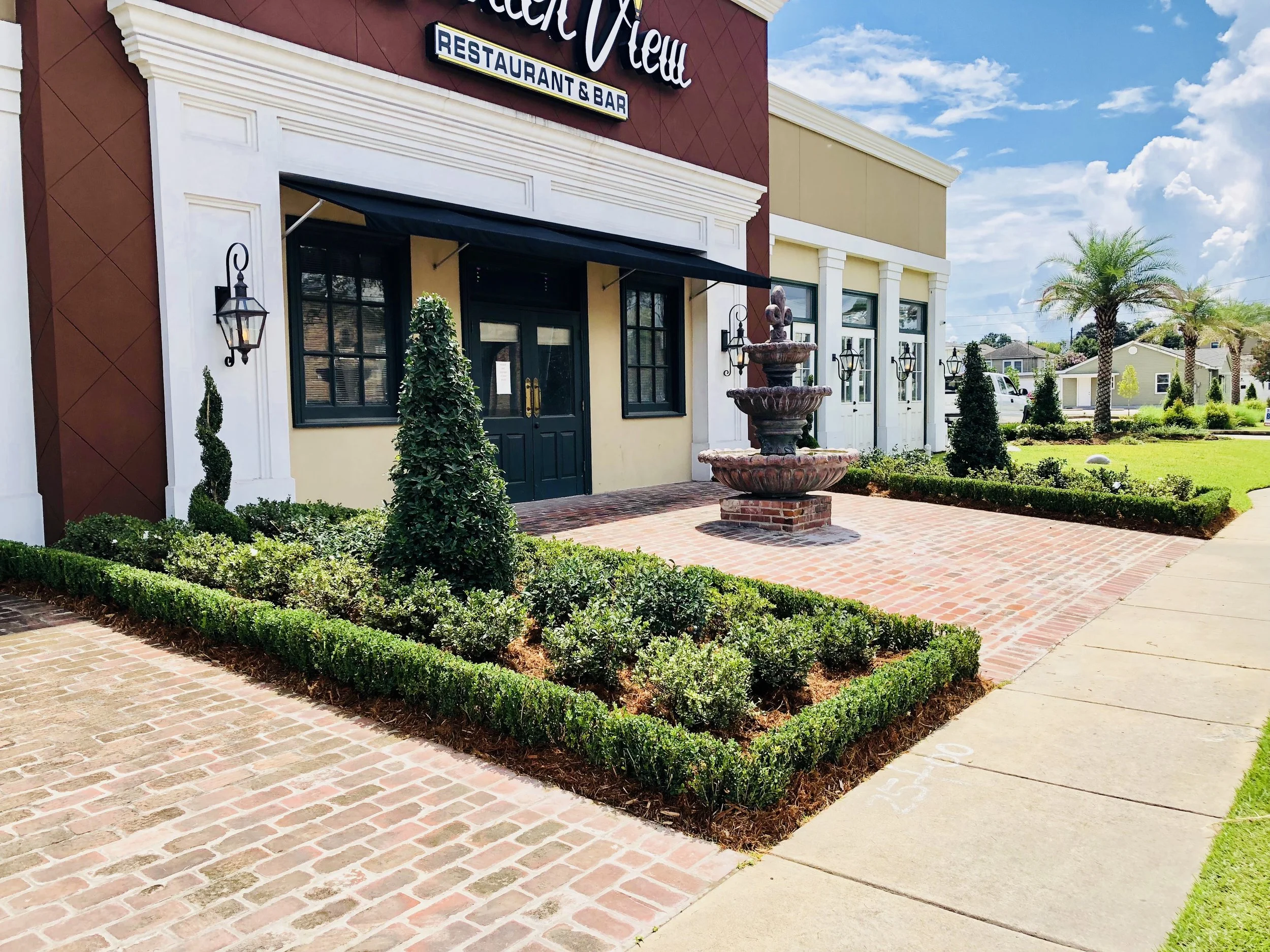 Lush Landscaping at the Quarter View Restaurant in Metairie