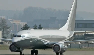 B737 BJ 28 seats .