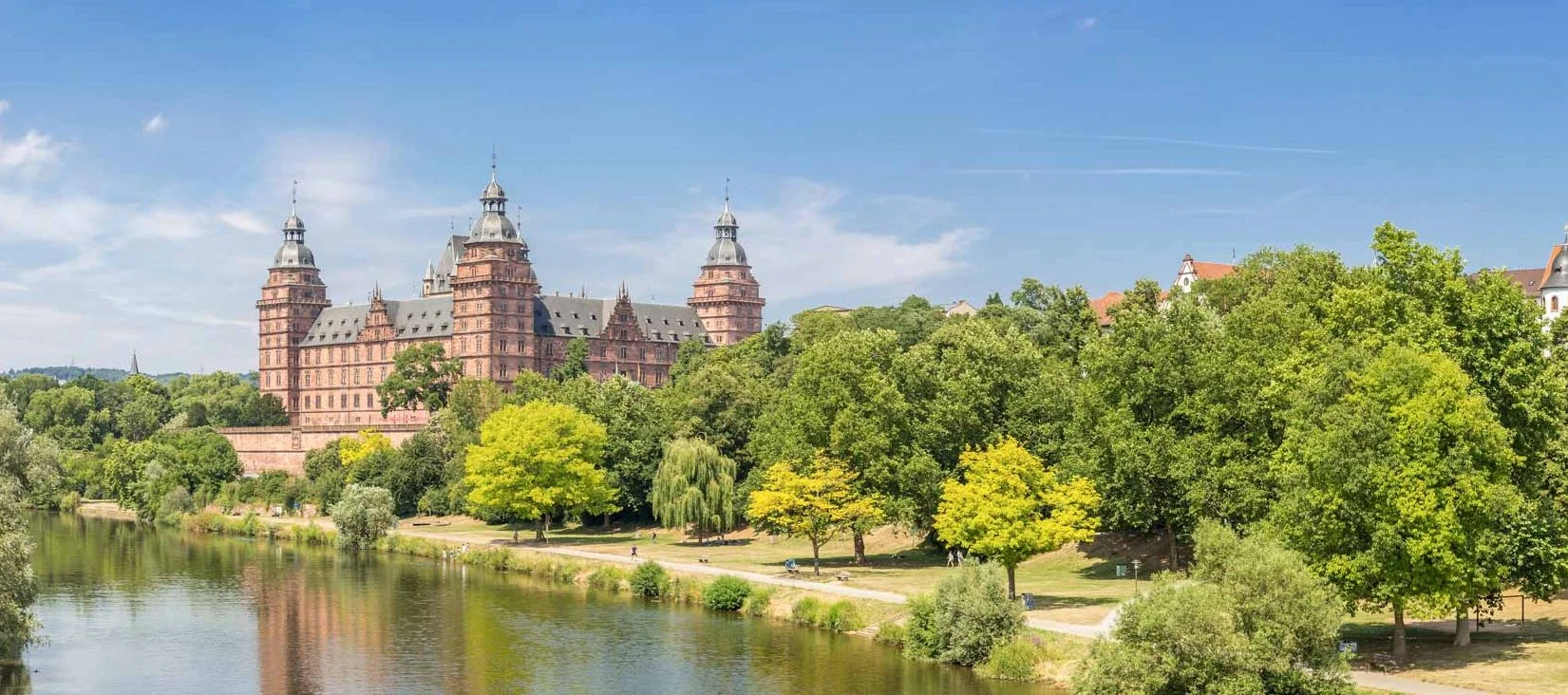 Luftaufnahmen-Aschaffenburg-Drohne-FIlmproduktion-Imagefilm.jpg