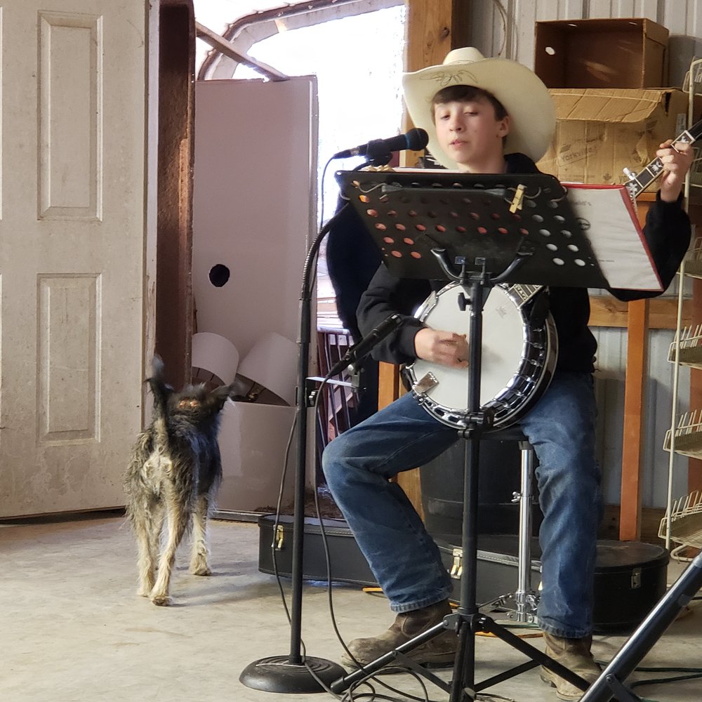 Tucker performing at the mule ride