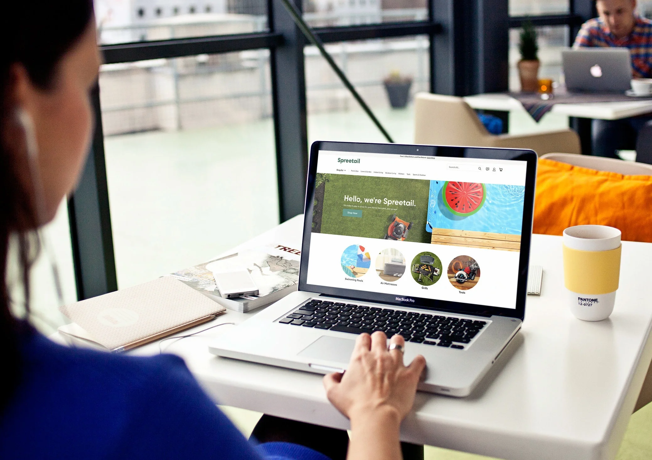 free-macbook-mockup.jpg