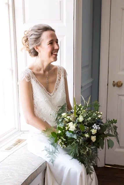 Winter wedding bouquet. Photography by Hannahlarkinphotography.com