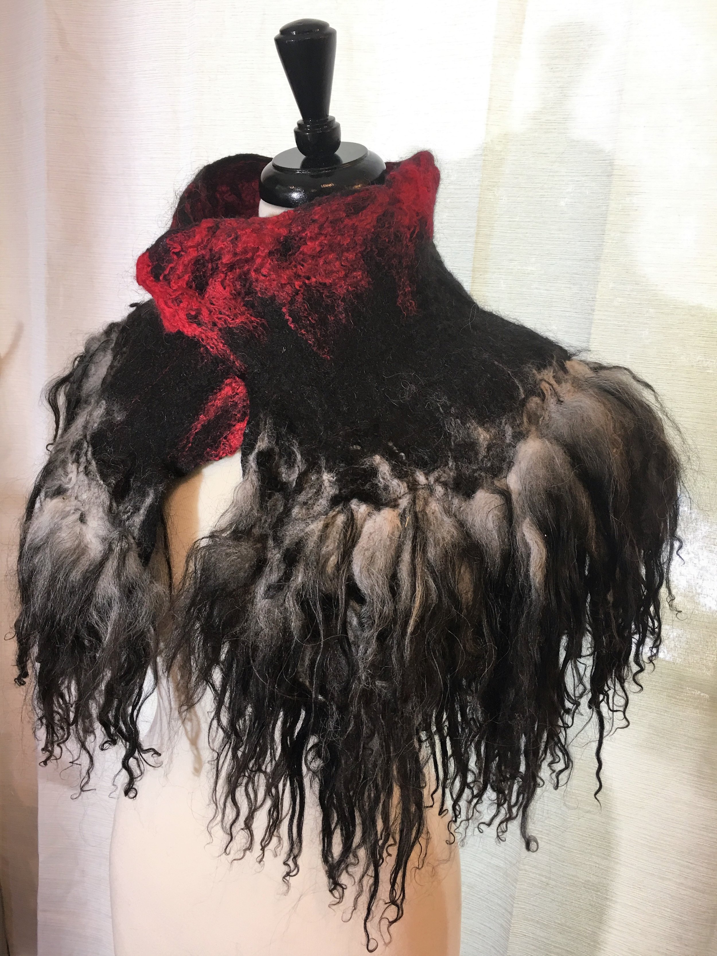 Red Queen Collar.JPG