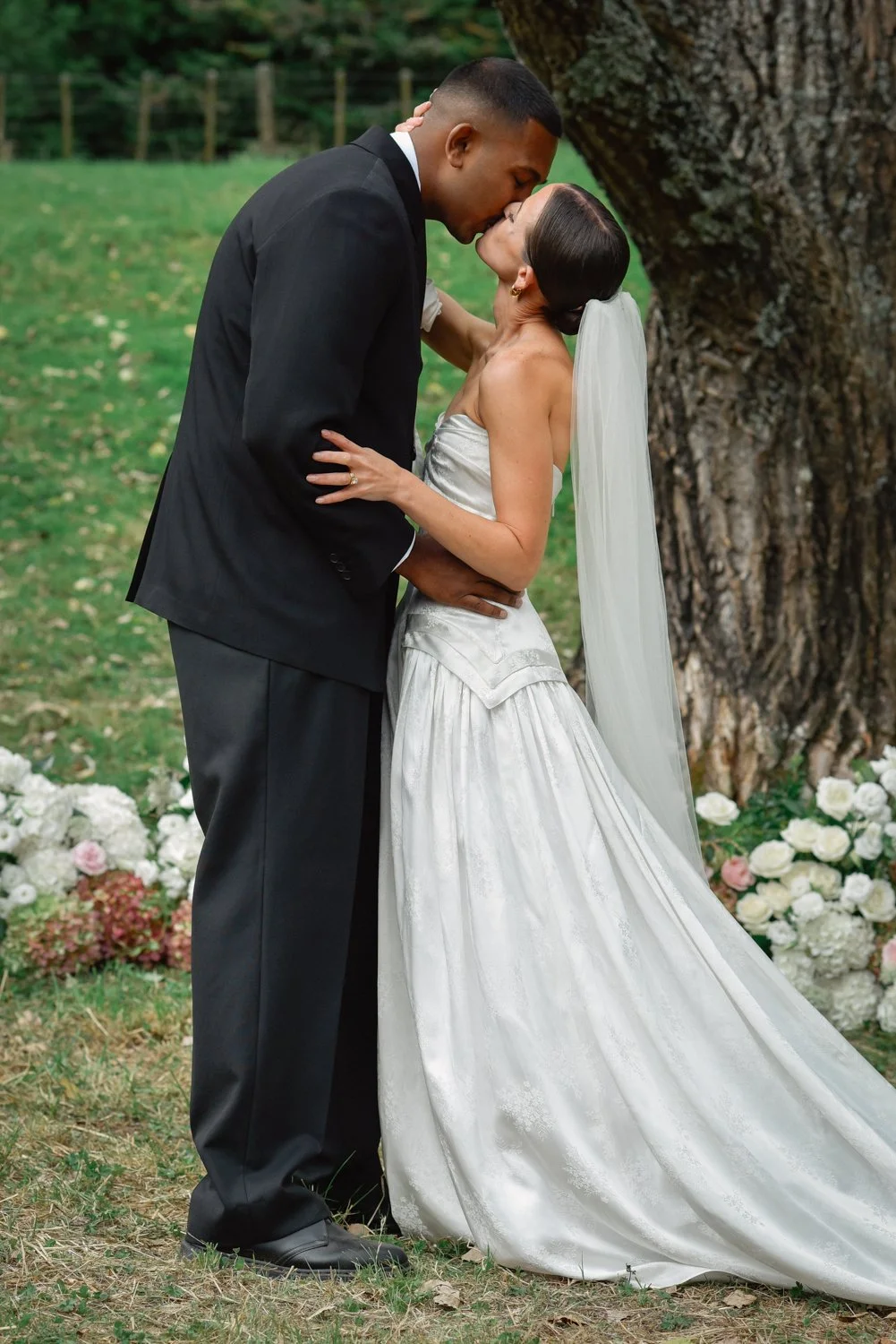 NewZealand-analogue-wedding-photographer-SarahBurton-41.jpg