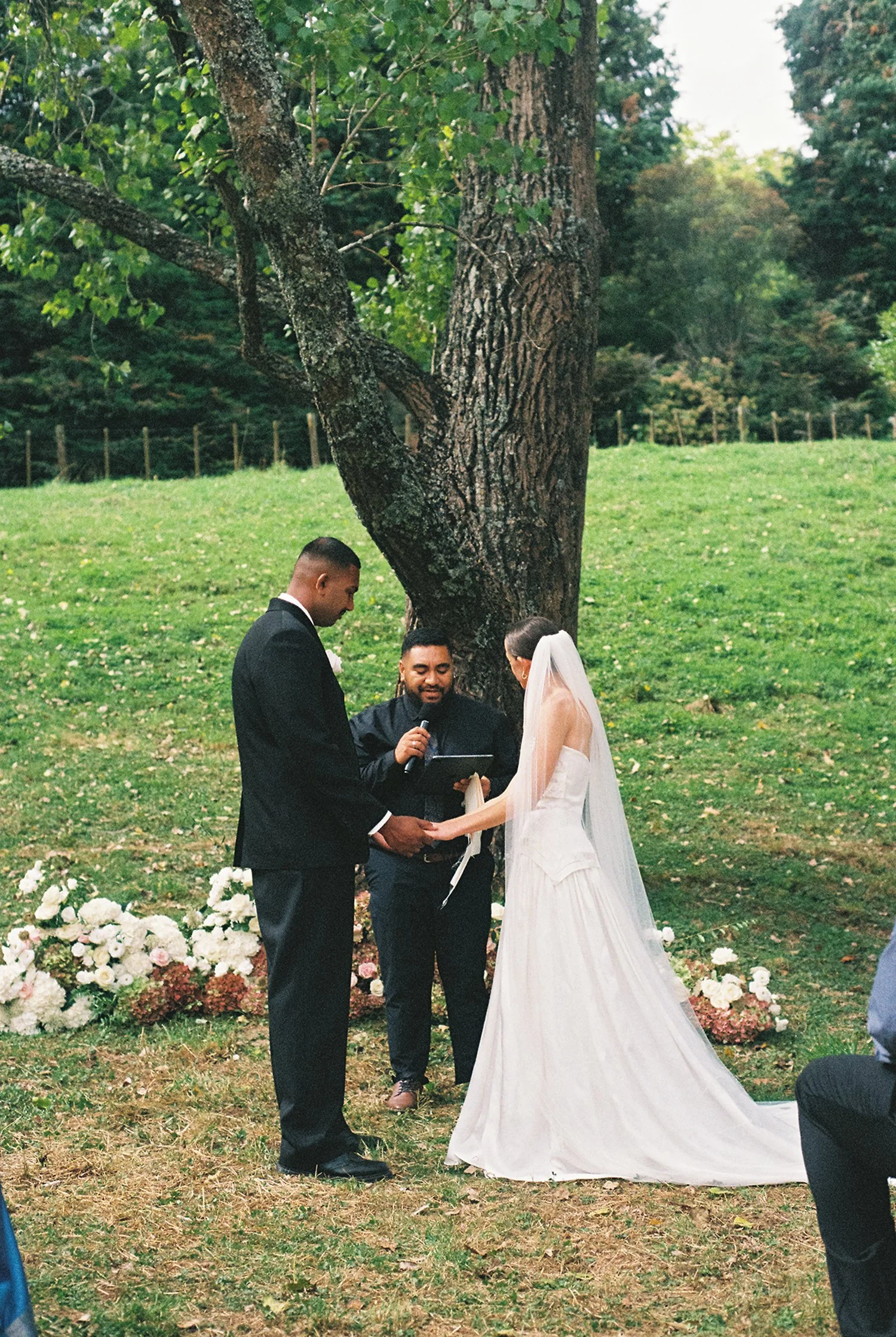 NewZealand-analogue-wedding-photographer-SarahBurton-142.jpg