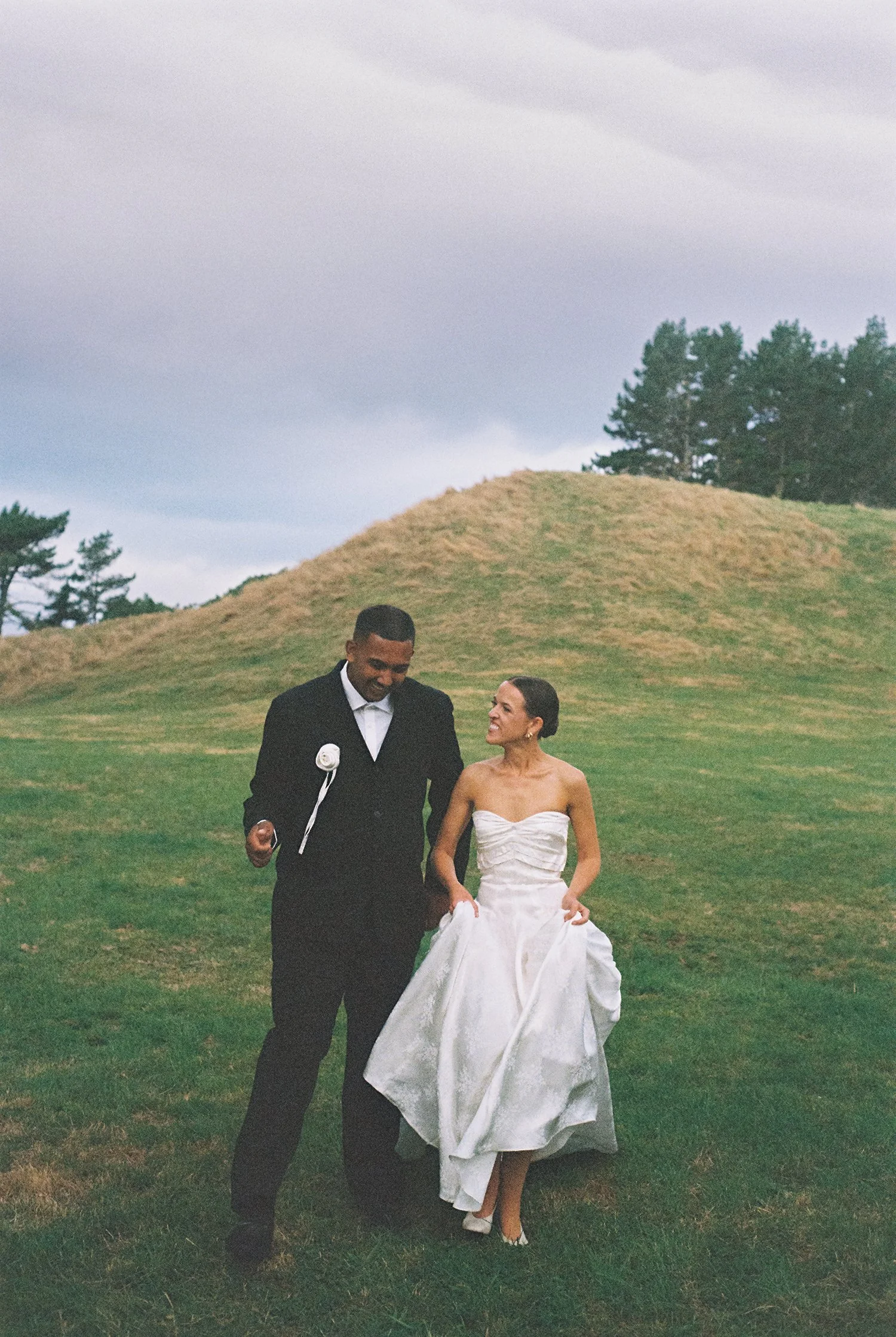 NewZealand-analogue-wedding-photographer-SarahBurton-152.jpg