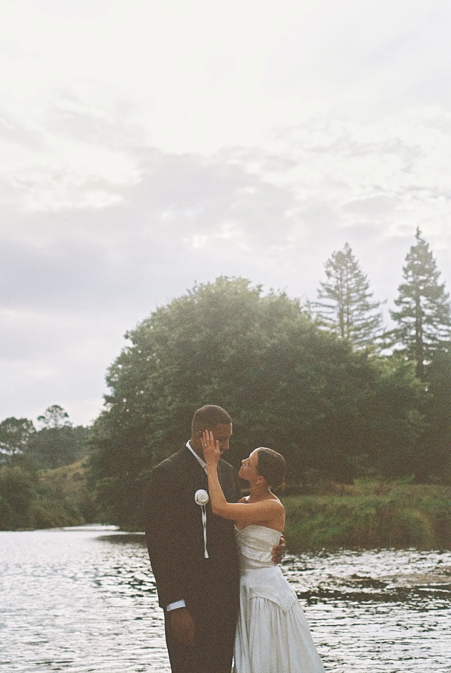 NewZealand-analogue-wedding-photographer-SarahBurton-153.jpg