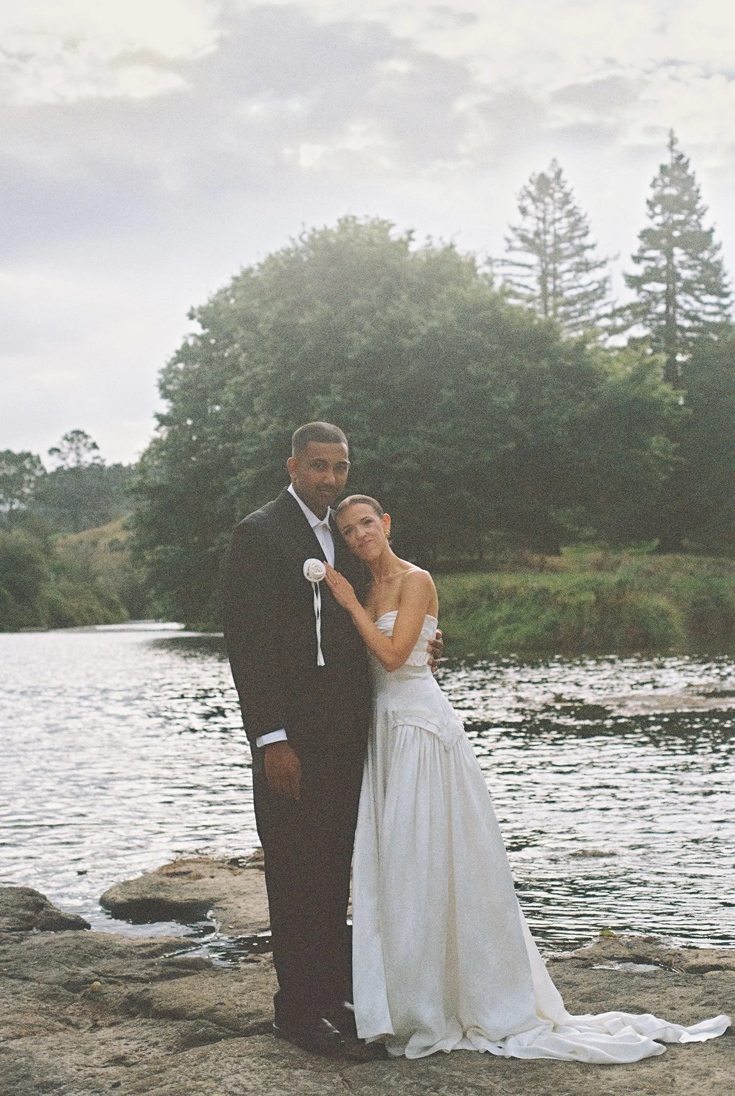 NewZealand-analogue-wedding-photographer-SarahBurton-154.jpg