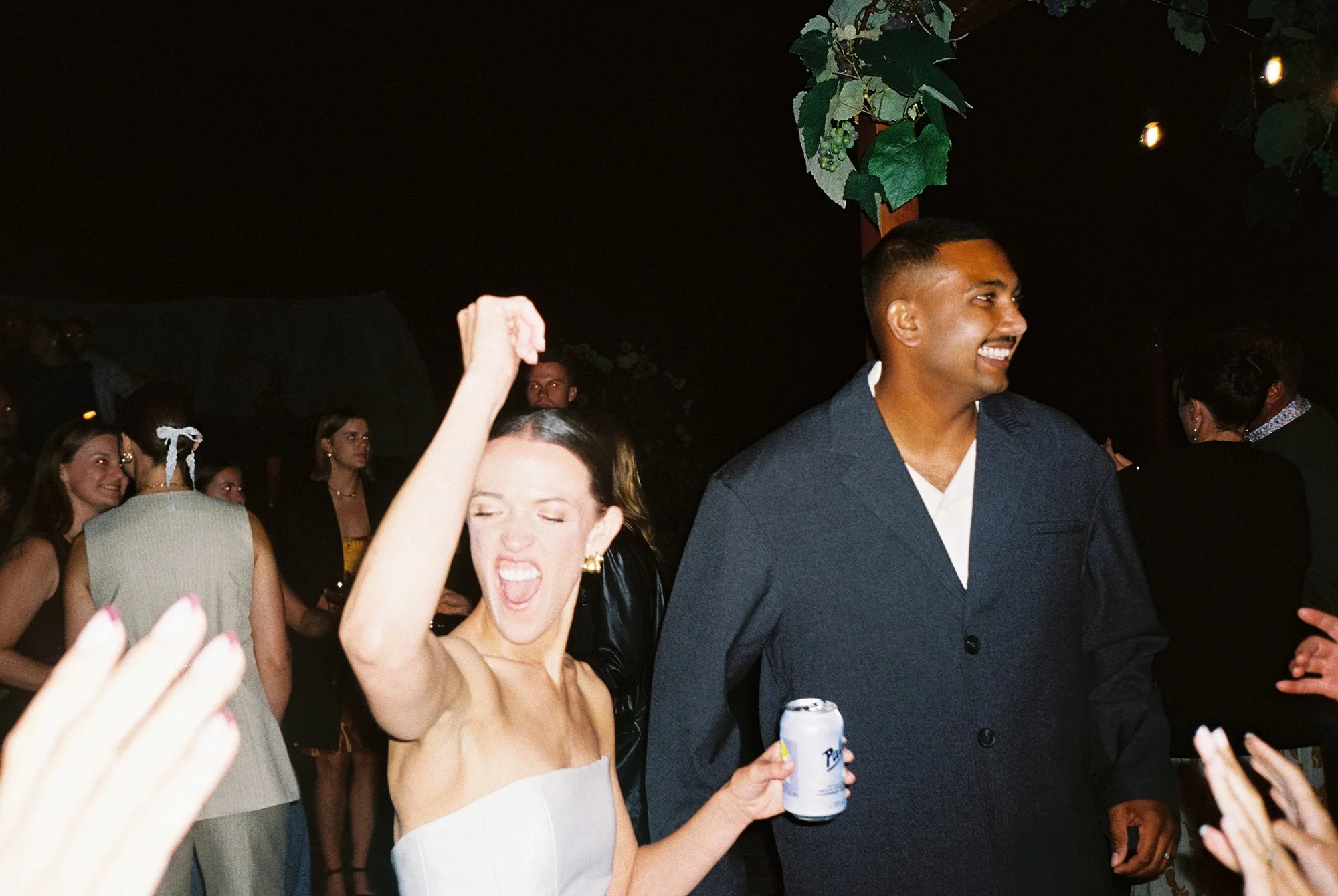 NewZealand-analogue-wedding-photographer-SarahBurton-172.jpg