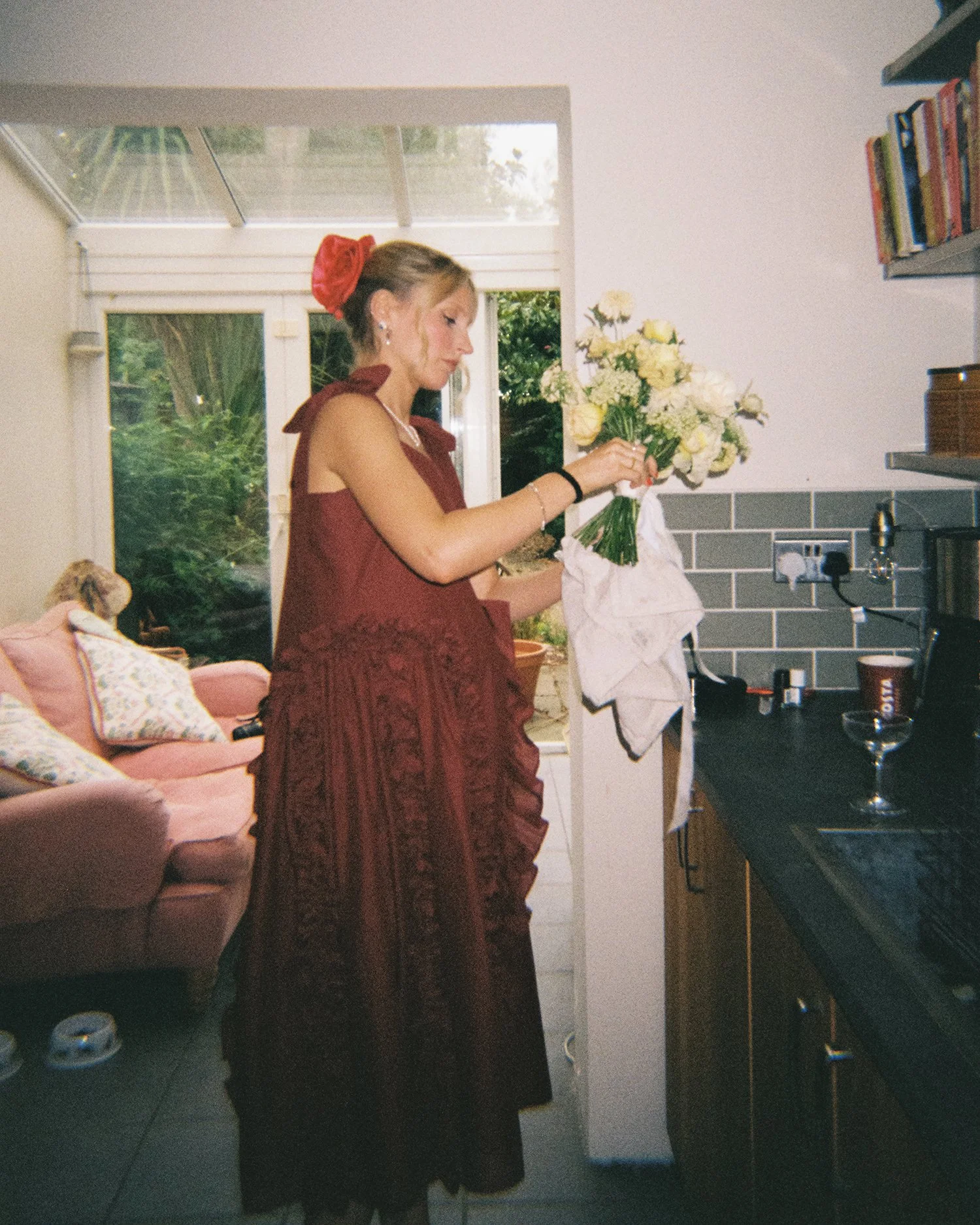 HackneyTownHall-wedding-analogue-SarahBurton-22.jpg
