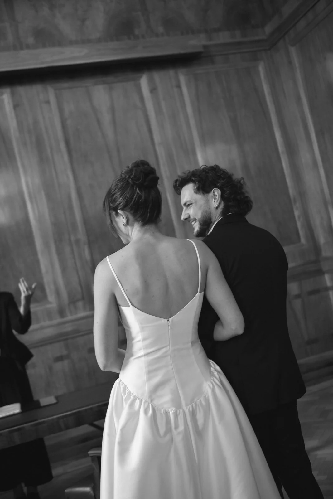 HackneyTownHall-wedding-SarahBurton-8.jpg