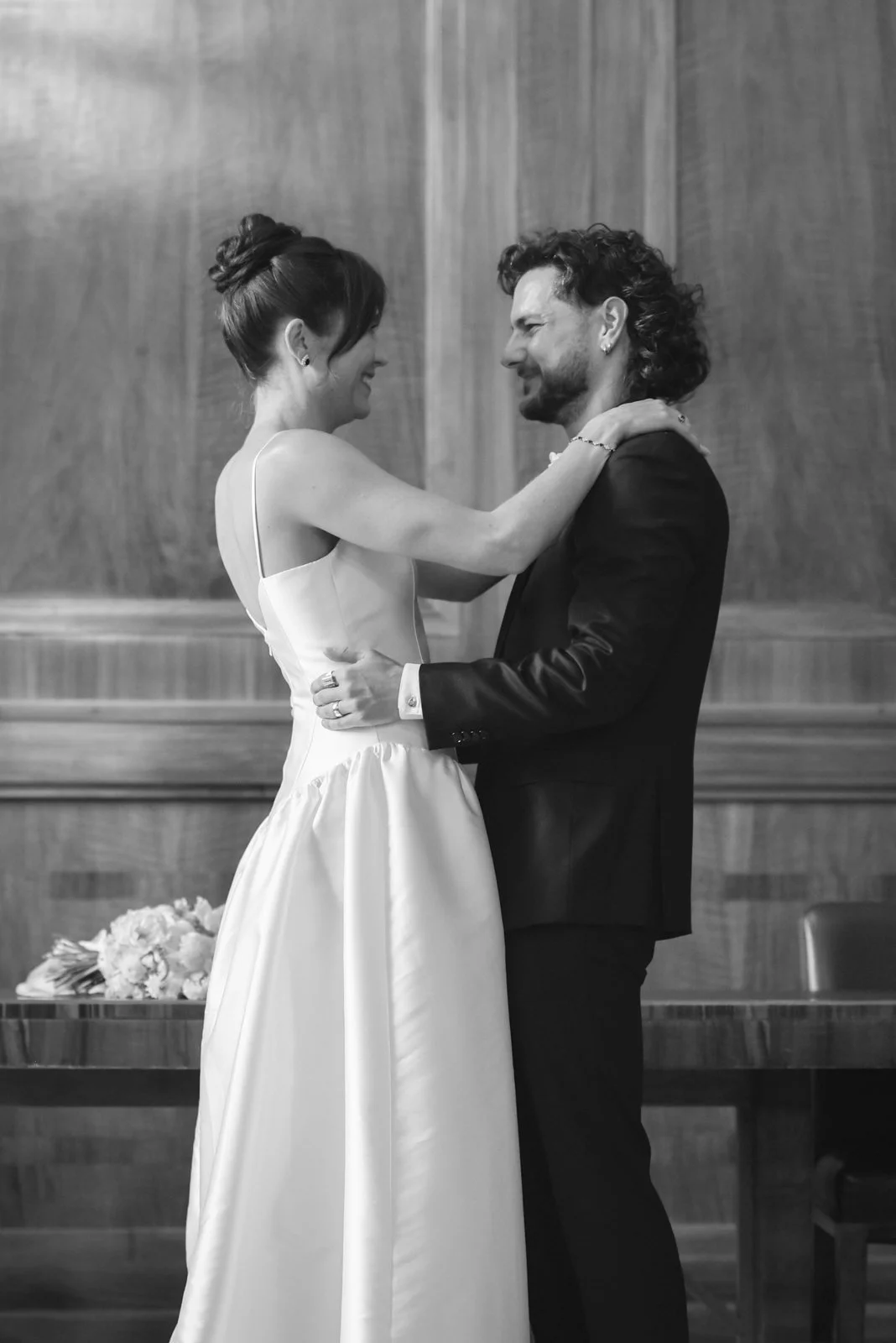 HackneyTownHall-wedding-SarahBurton-15.jpg