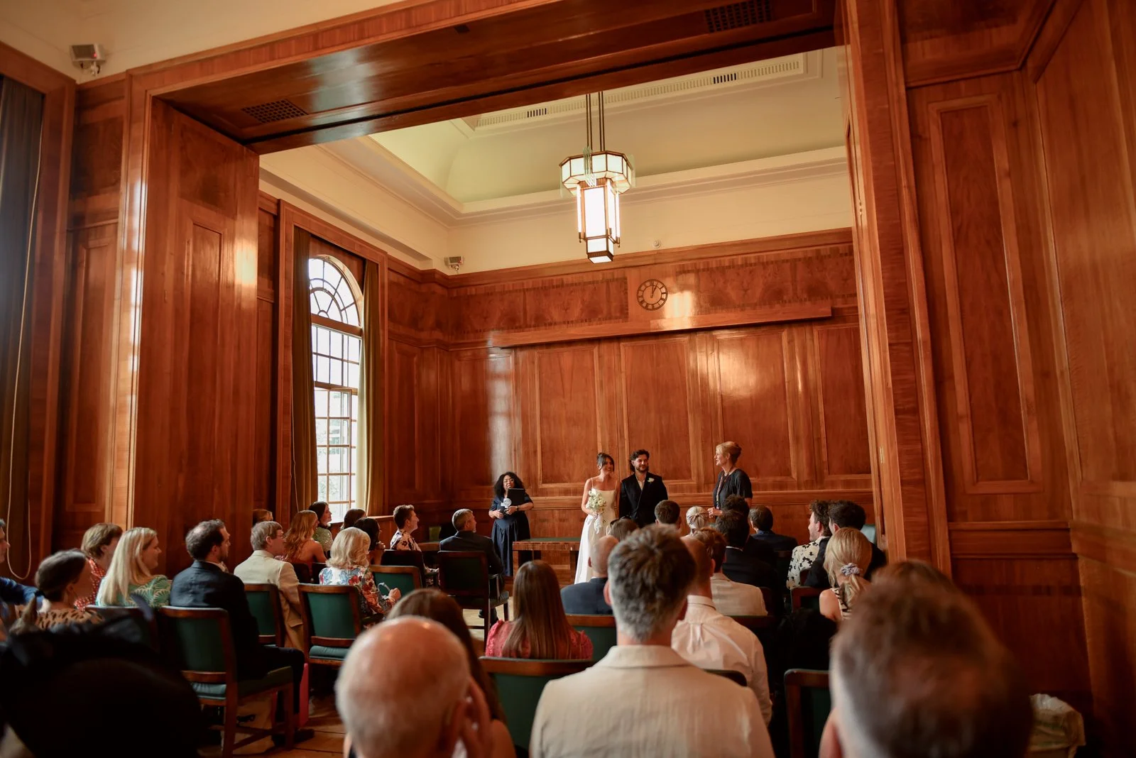 HackneyTownHall-wedding-SarahBurton-18.jpg