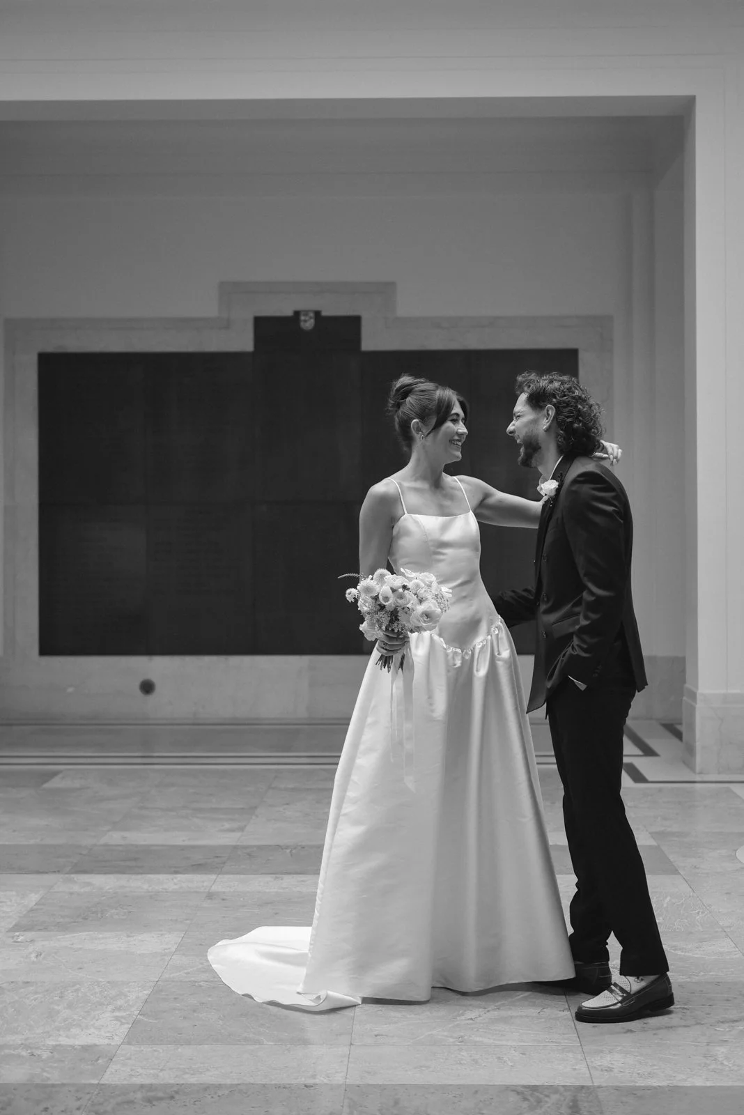 HackneyTownHall-wedding-SarahBurton-22.jpg