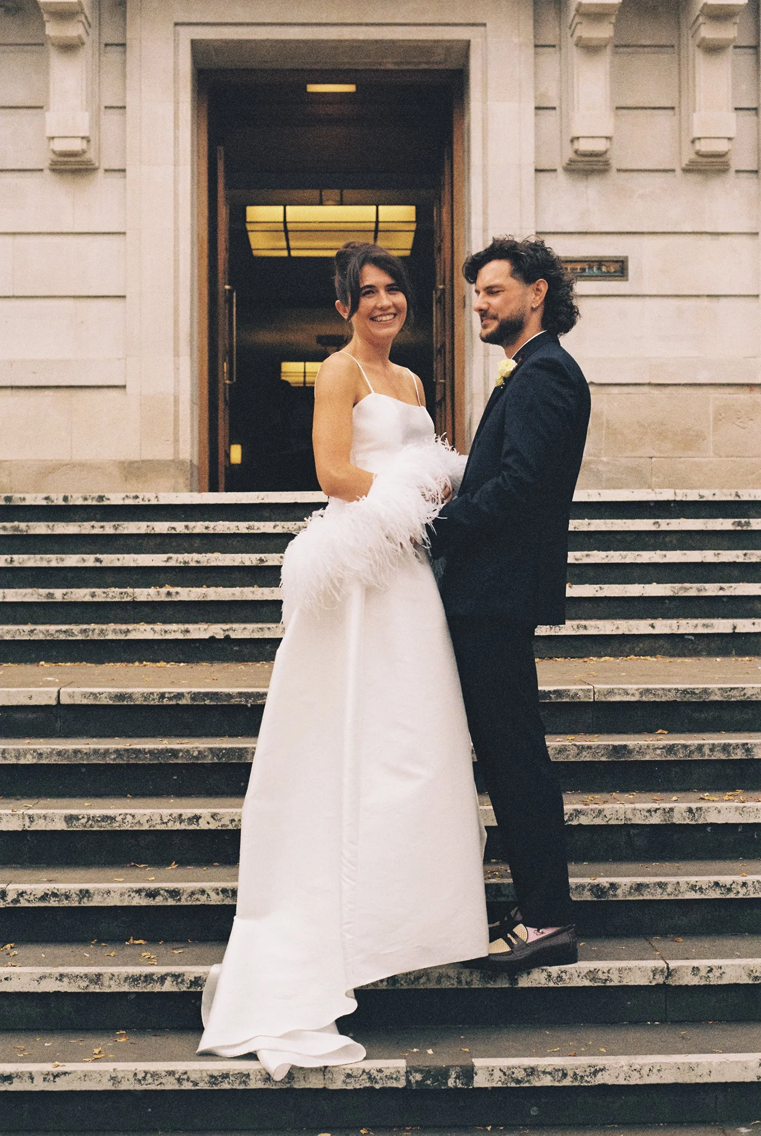 HackneyTownHall-wedding-analogue-SarahBurton-14.jpg
