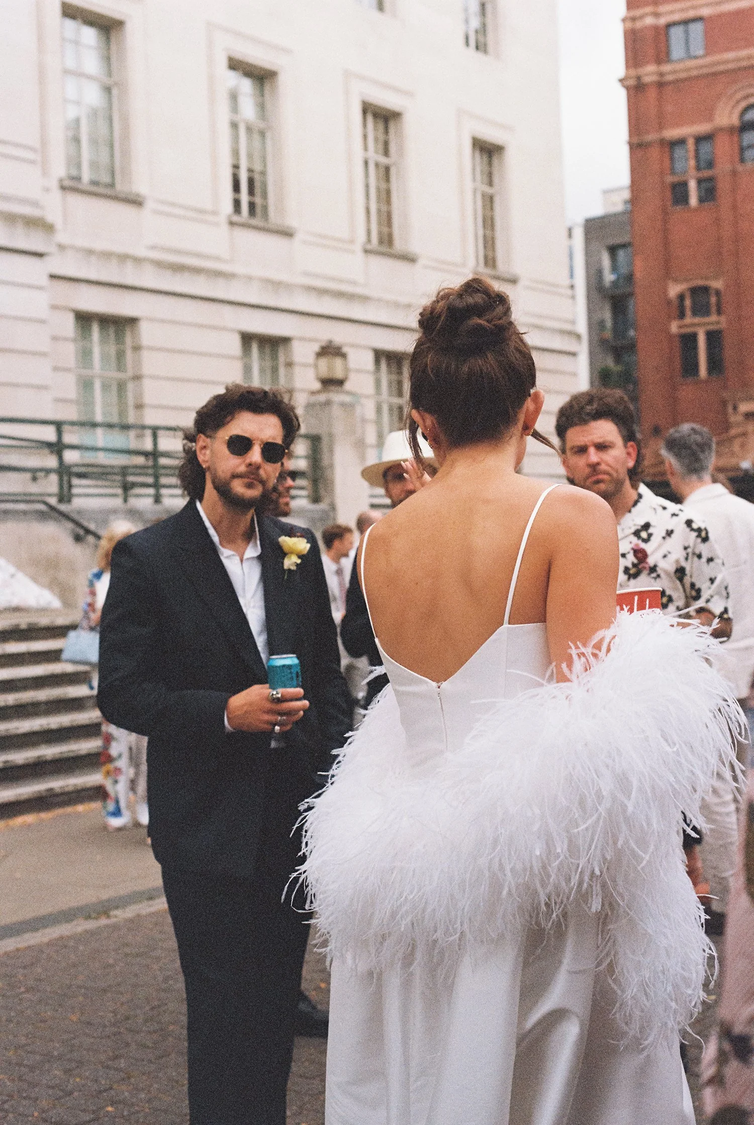 HackneyTownHall-wedding-analogue-SarahBurton-16.jpg