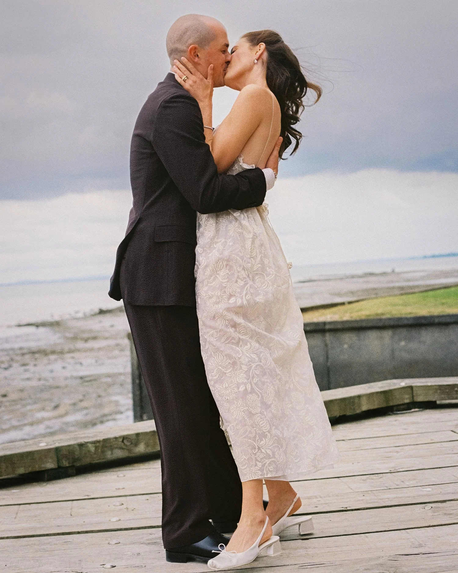 FrenchBayAucklandWeddingFilmPhotographySarahBurton13.jpg