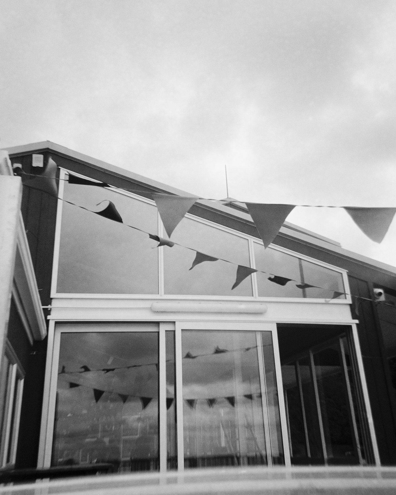 FrenchBayAucklandWeddingFilmPhotographySarahBurton53.jpg