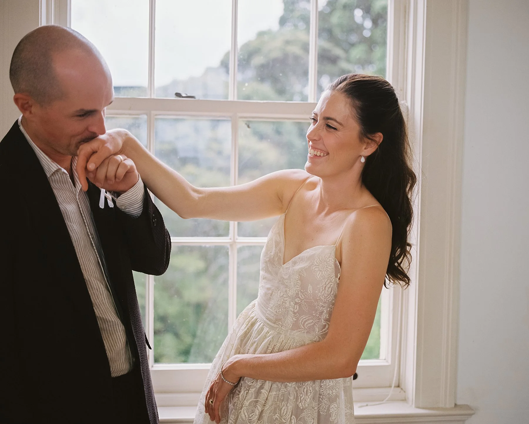 FrenchBayAucklandWeddingFilmPhotographySarahBurton51.jpg