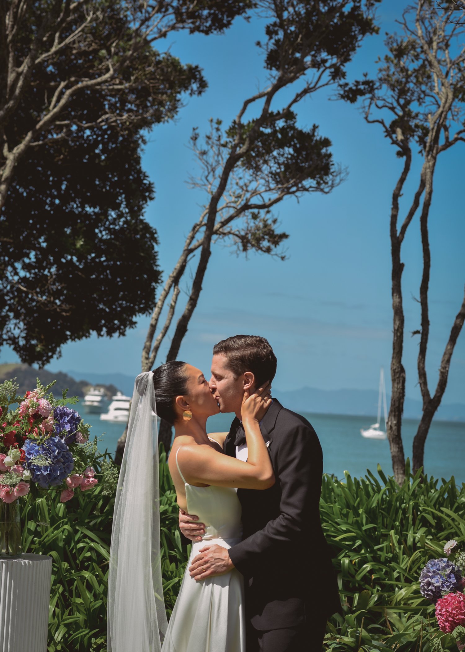 SarahBurtonWeddings_Waiheke-16.jpg