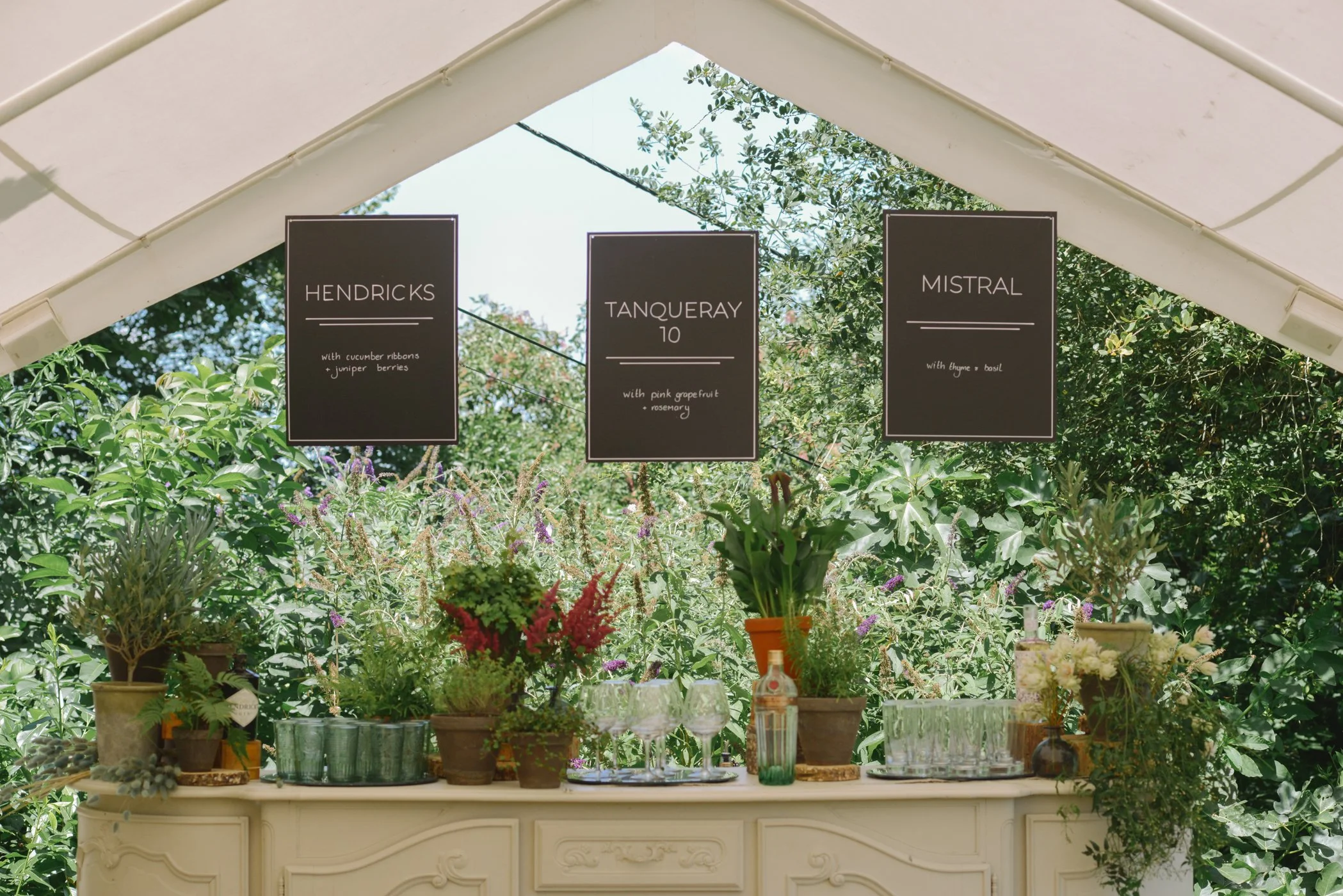 SarahBurtonWeddings_ChâteauRigaud-6.jpg