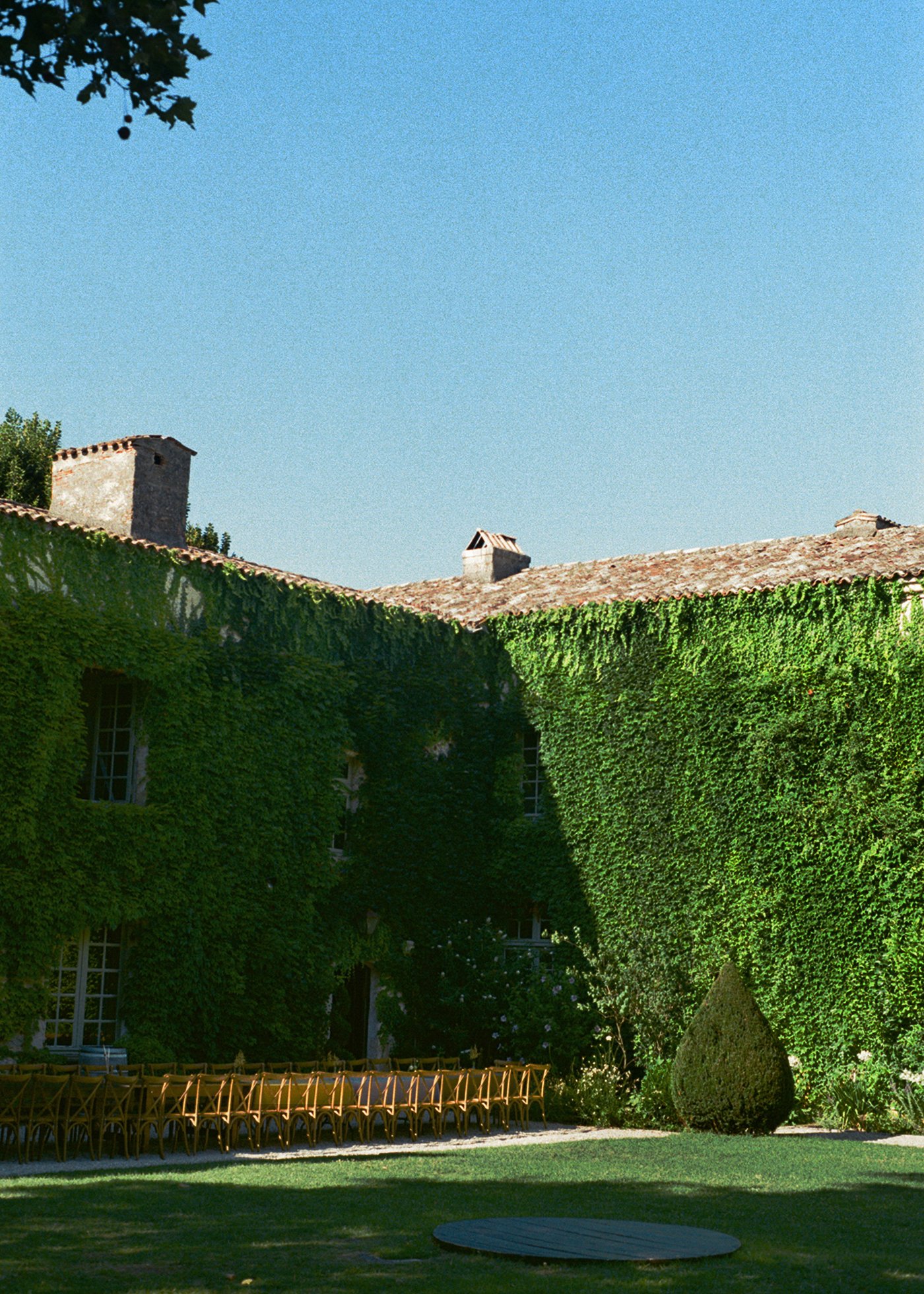 SarahBurtonWeddings_Bordeaux_Film_37.jpg