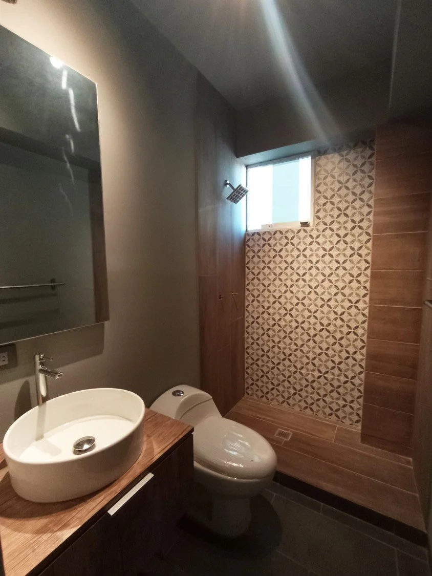 Baño de visitas despues 2.jpg