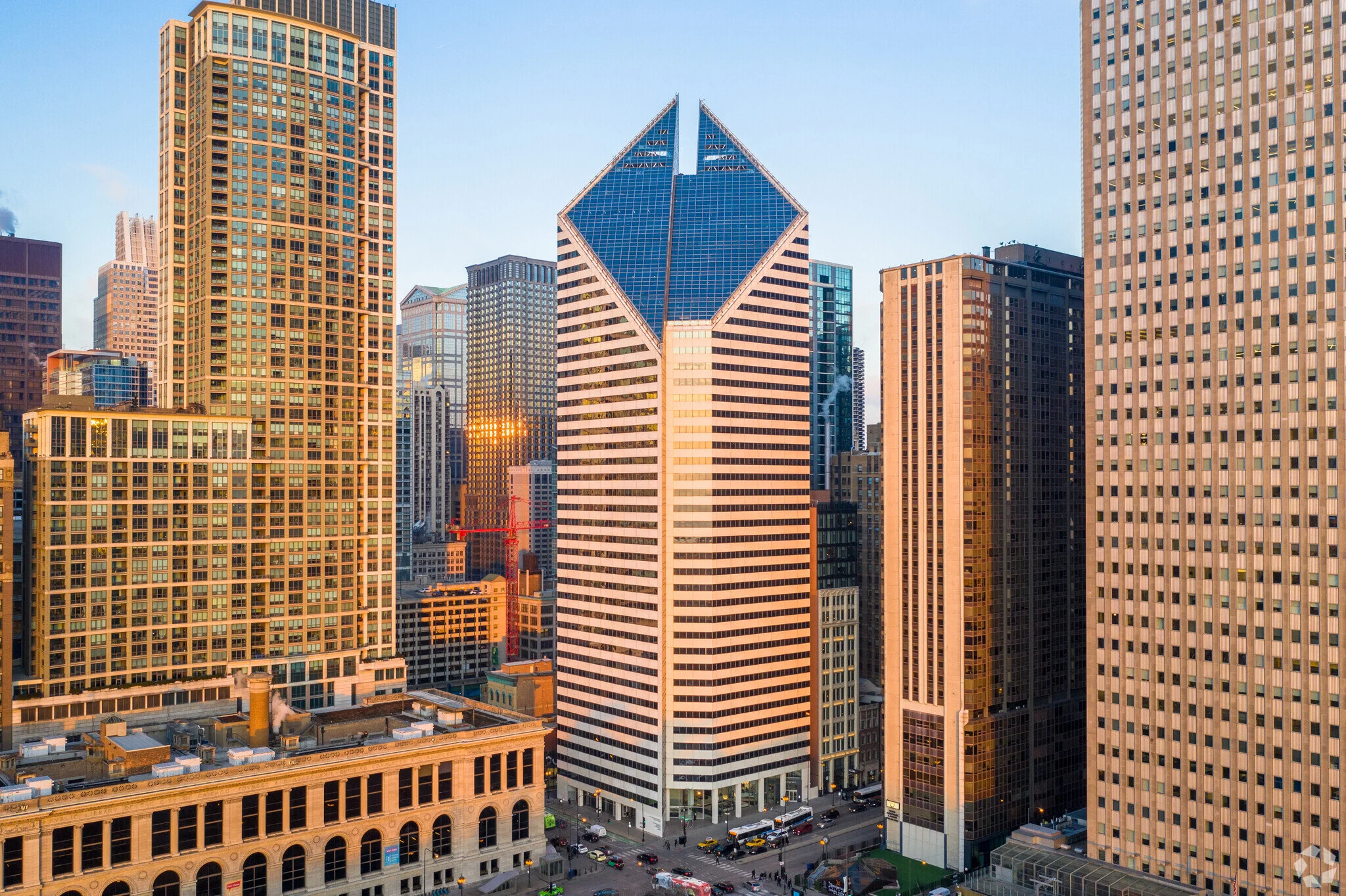 New office leases inked in West, East Loop. No, really.