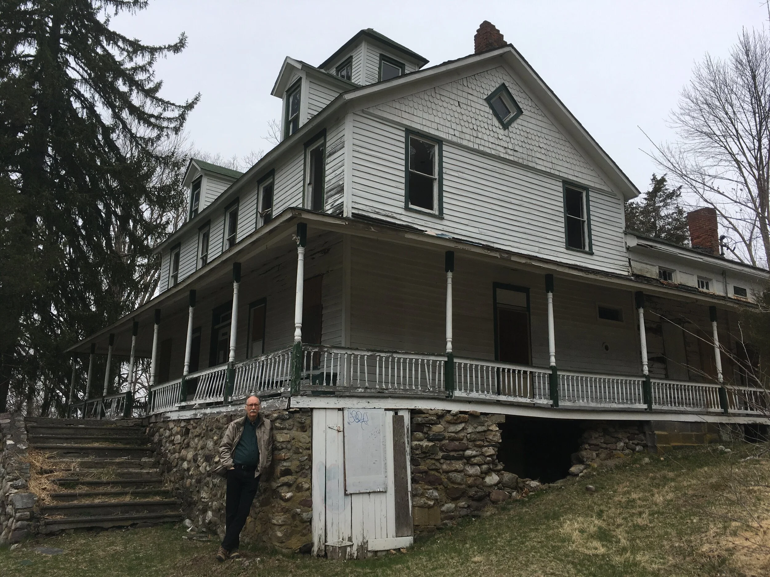 My father, Charles Hardy, at Salamovka in 2019. The government took the house in 1970 when it created the State Park. With no one to look after the house, it has fallen into disrepair.