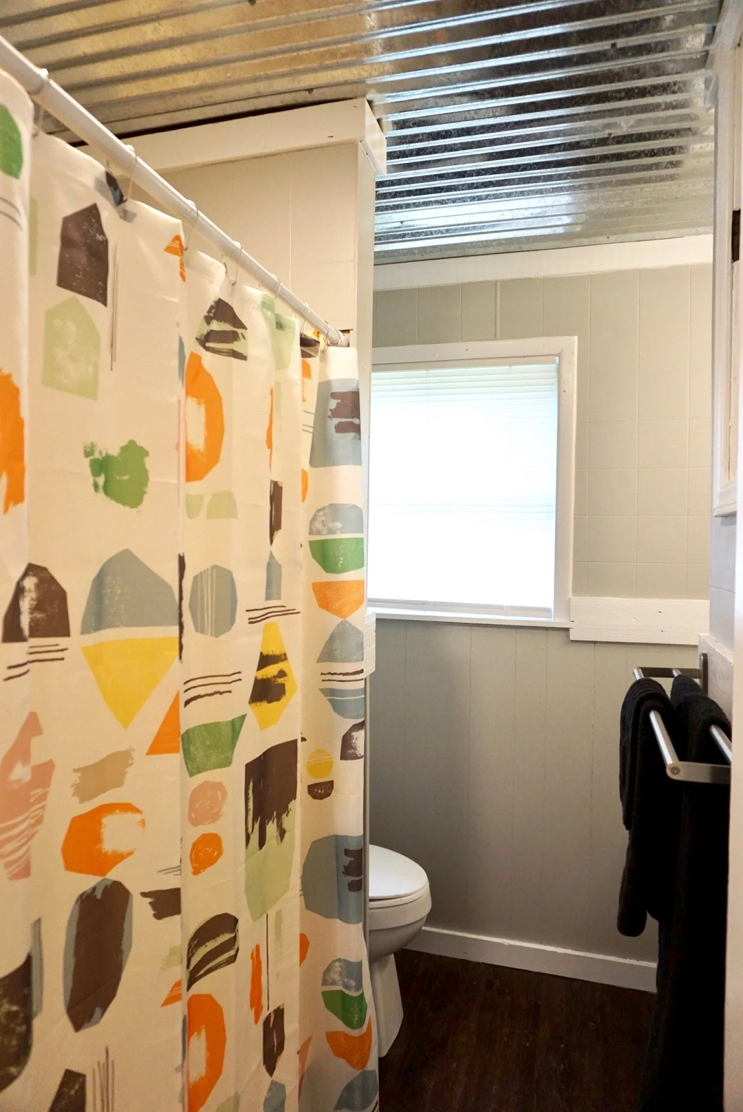 Bungalow Bathroom.JPG