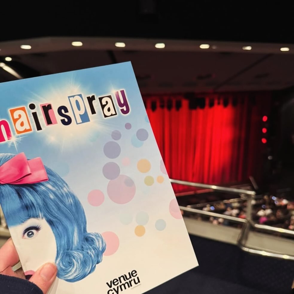 Been busy treating the cast of Hairspray the Musical on tour at Venue Cymru this week. 

Love helping all the touring shows that come locally. Such amazing talent! 

@physioandsportsinjuryclinic 
.
.
#physio #physioontour #dancephysio #sportsmassage 
